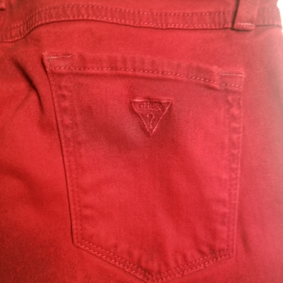 GUESS LOW RISE STAINED RED JEANS - Picture 6 of 16